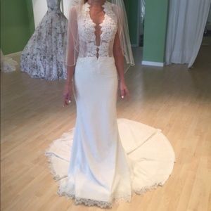 Never worn wedding dress